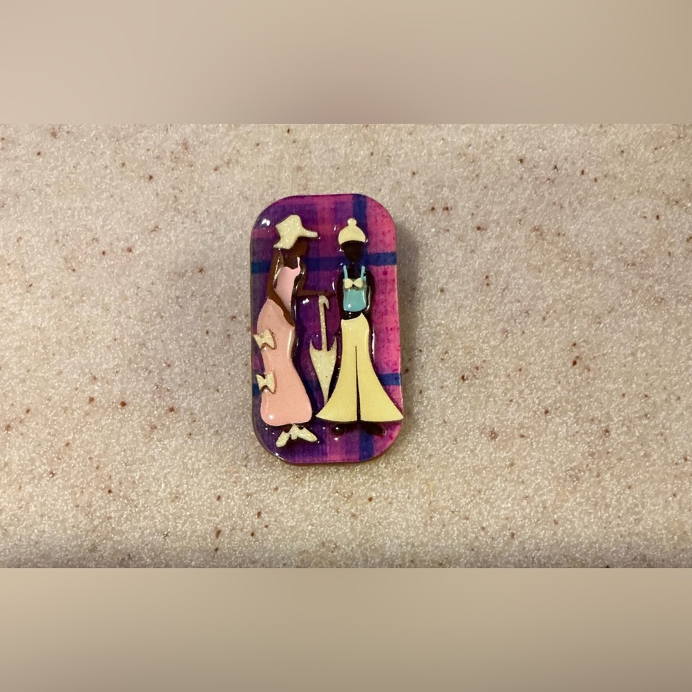 Vintage Style Brooch with Elegant Figures